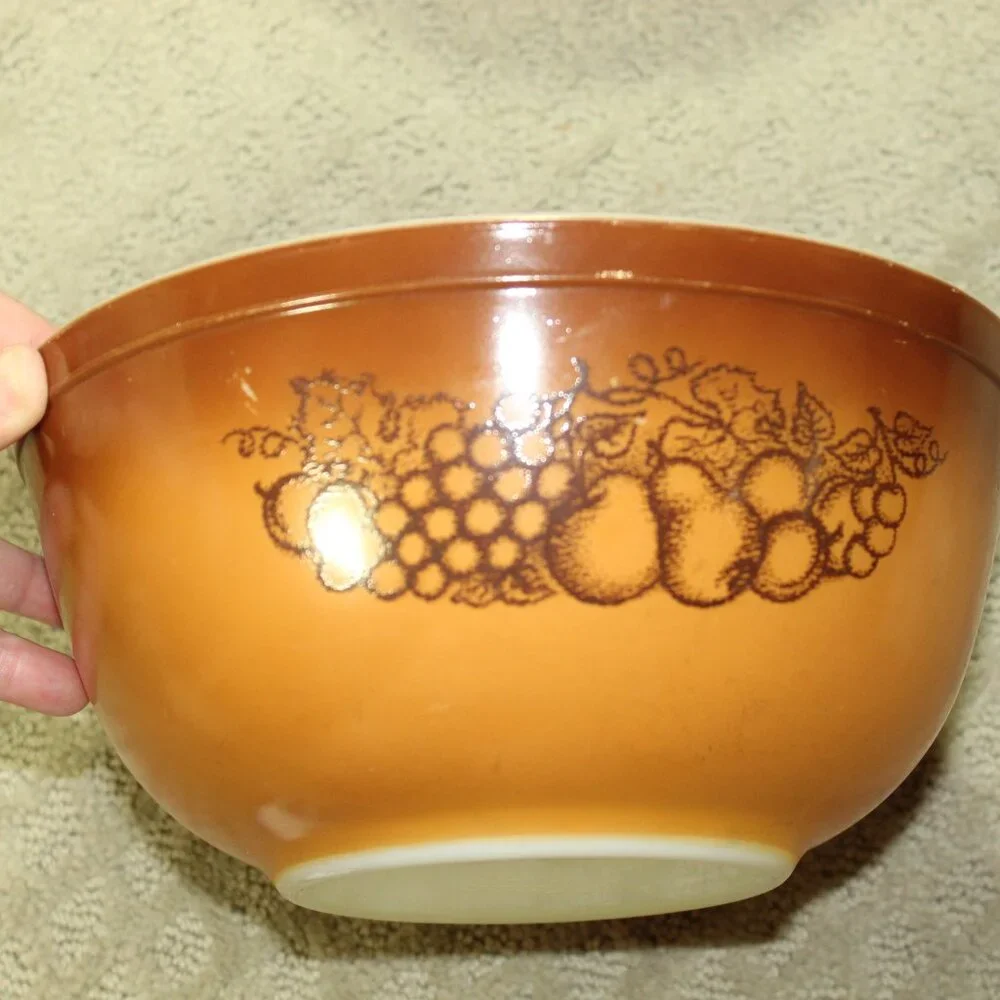 Set of 2 Pyrex Vintage Old Orchard 402/ 403 Mixing Bowls